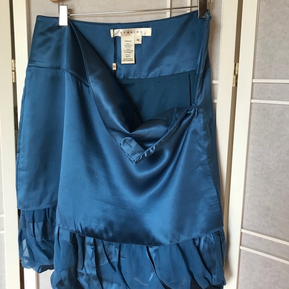 💥NWT💥Max Studio Silk Tulip Skirt - Picture 3 of 8